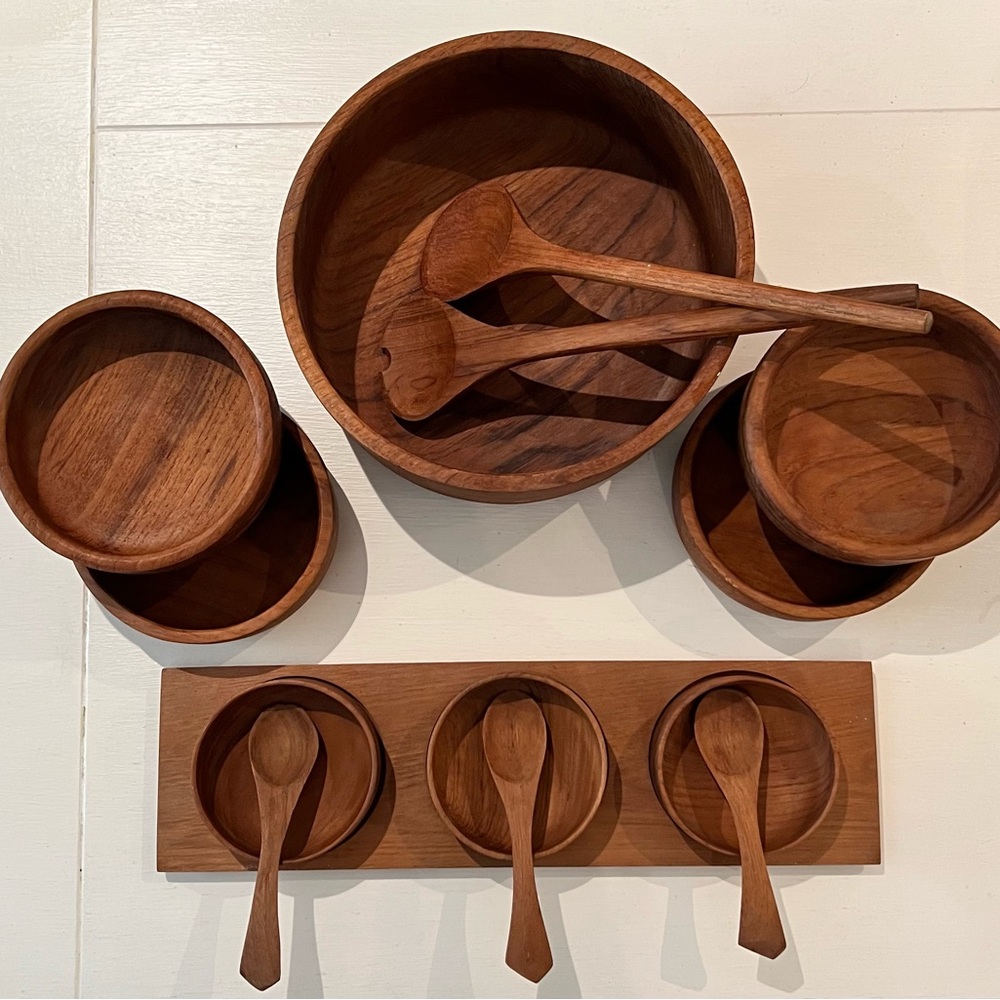 Summer Gailstyn -Sutton, complete 14 piece wooden salad set. Bowls, utensils